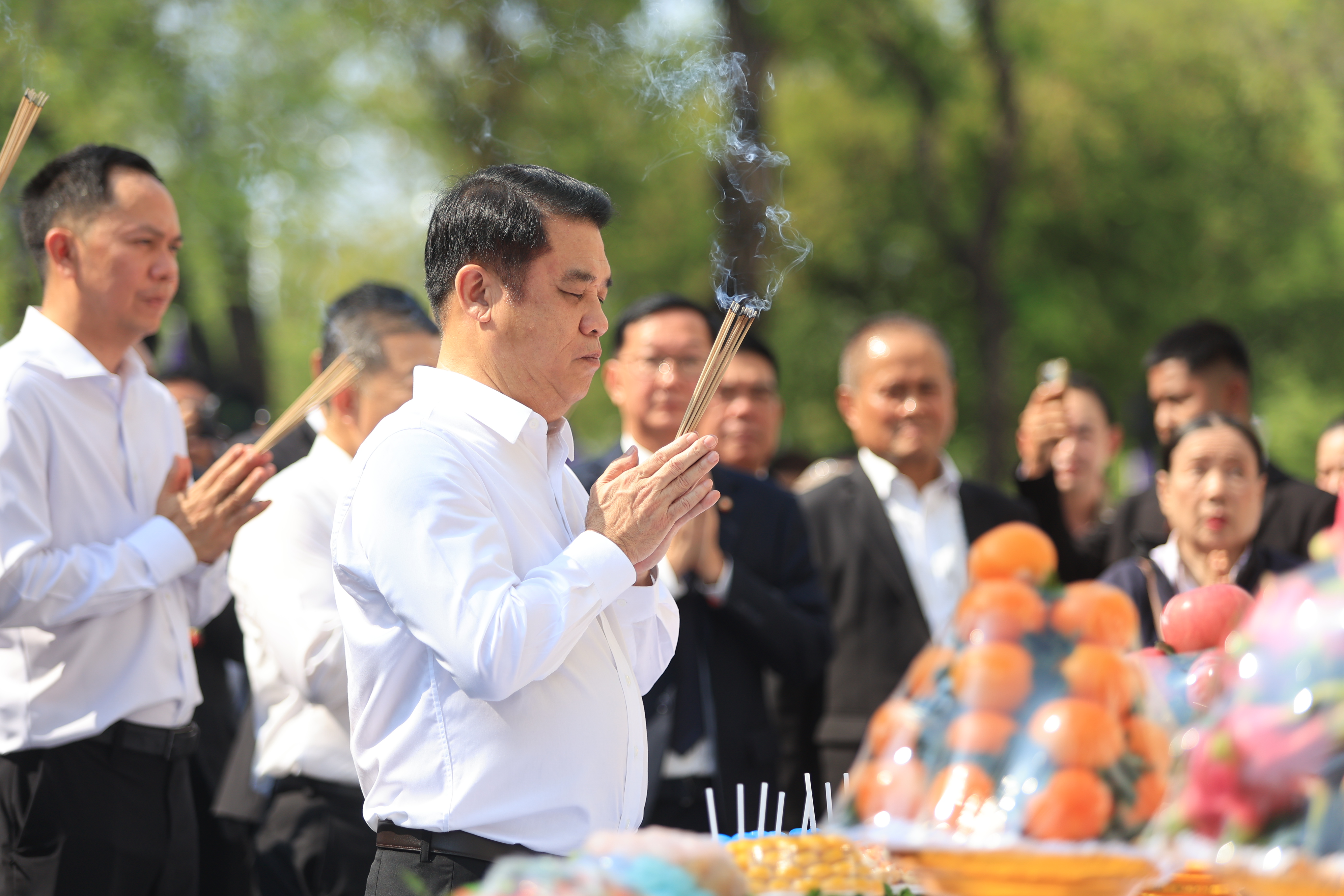 title - คณะผู้บริหาร ส.ป.ก. ร่วมพิธีสักการะสิ่งศักดิ์สิทธิ์ประจำกระทรวงเกษตรและสหกรณ์ ในโอกาสเข้ารับตำแหน่งของรัฐมนตรีว่าการกระทรวงเกษตรและสหกรณ์ และรัฐมนตรีช่วยว่าการกระทรวงเกษตรและสหกรณ์ 